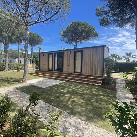 Le Calypso 5 Etoiles Kamp alanı